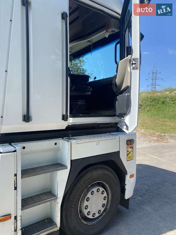 Тягач Renault Magnum 2012 в Рівному