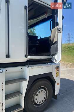 Тягач Renault Magnum 2012 в 