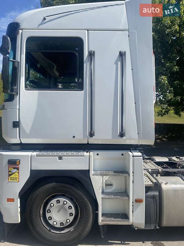 Тягач Renault Magnum 2012 в Рівному