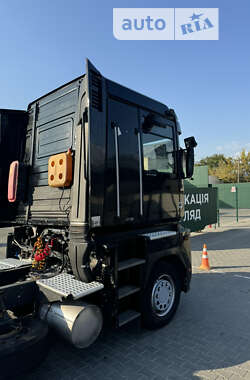 Тягач Renault Magnum 2006 в 
