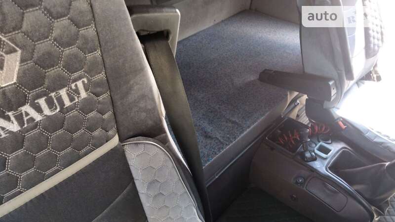 Тягач Renault Magnum 2006 в Черкасах