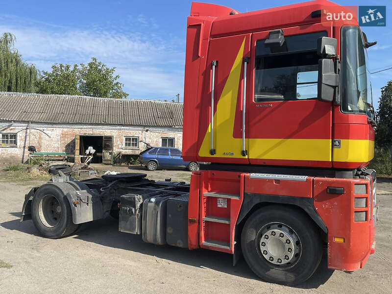 Тягач Renault Magnum 2007 в Новомосковську