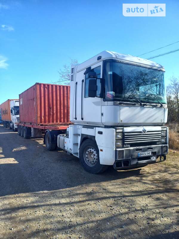 Контейнеровоз Renault Magnum 2000 в Черноморске