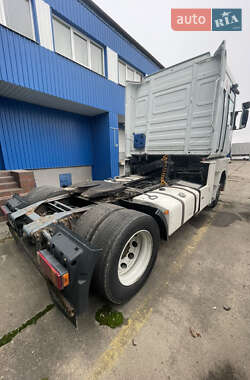 Тягач Renault Magnum 2004 в 
