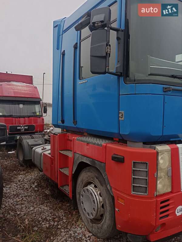 Тягач Renault Magnum 2003 в Києві