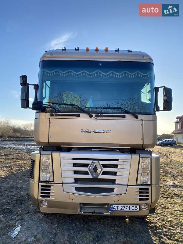 Тягач Renault Magnum 2002 в Івано-Франківську