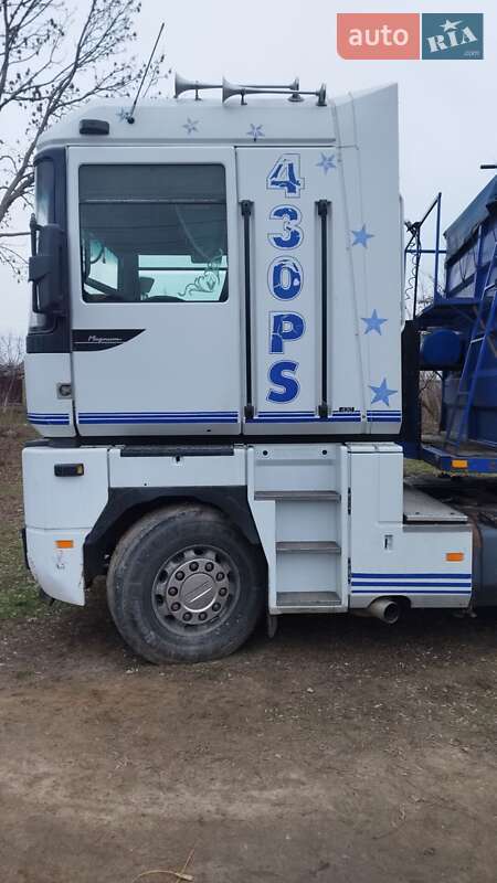 Тягач Renault Magnum 2000 в Тульчине