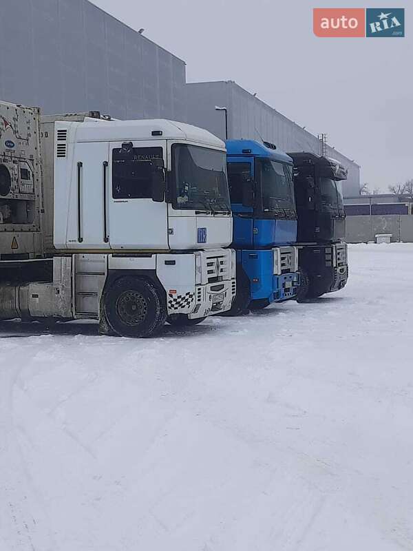 Тягач Renault Magnum 2002 в 