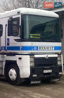 Тягач Renault Magnum 2000 в 