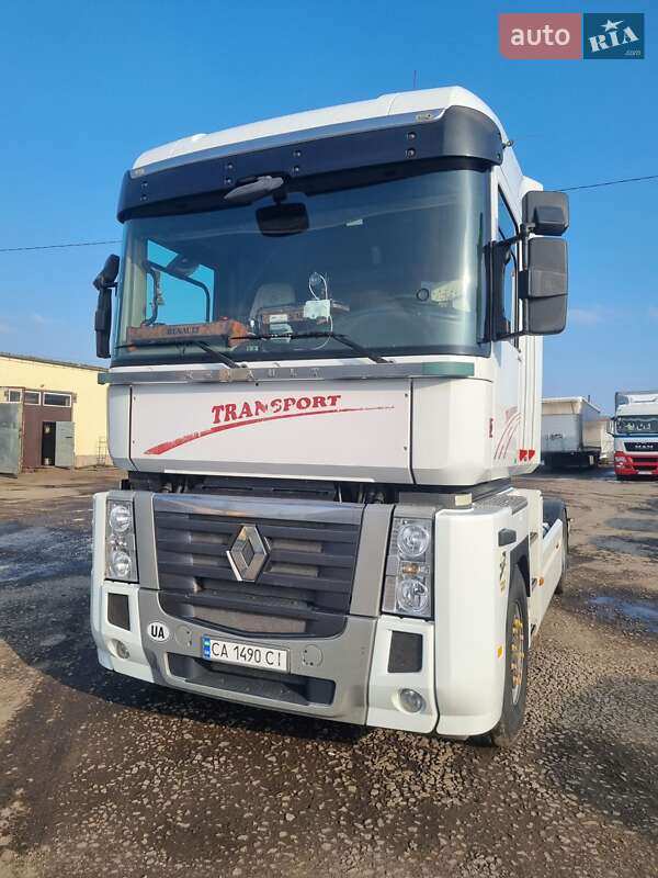 Тягач Renault Magnum 2009 в Смеле