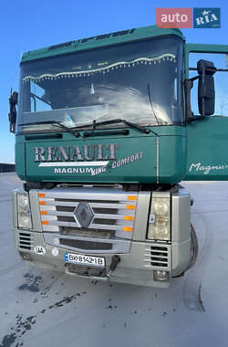 Тягач Renault Magnum 2002 в Радивилове