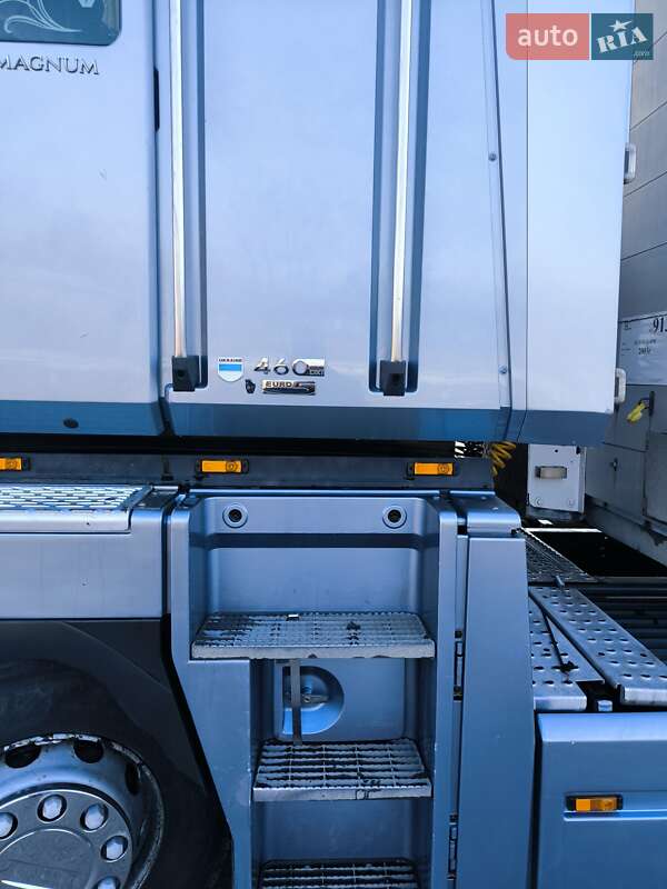 Тягач Renault Magnum 2008 в Львові