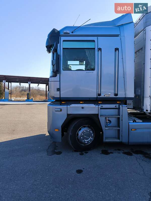 Тягач Renault Magnum 2008 в Львові