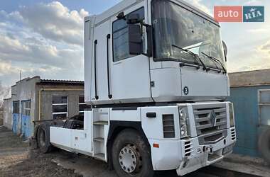 Тягач Renault Magnum 2002 в 