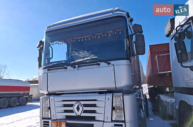 Тягач Renault Magnum 2002 в 