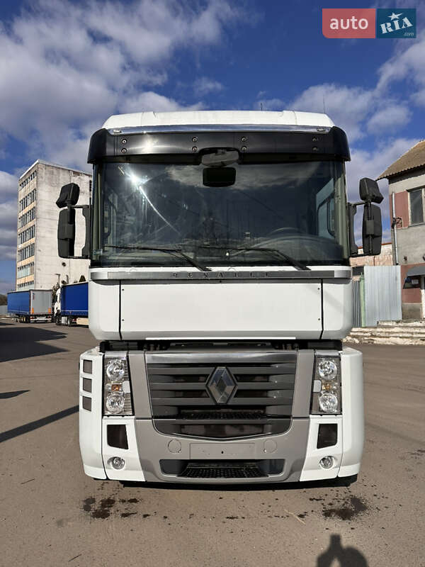 Renault Magnum 2011