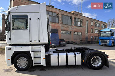 Тягач Renault Magnum 2011 в 