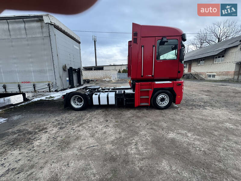 Тягач Renault Magnum 2011 в Луцке