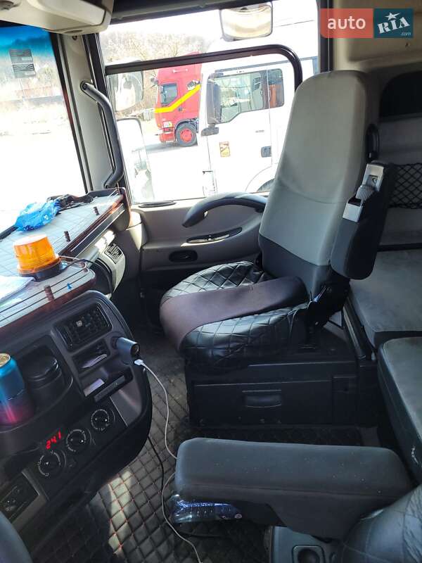 Тягач Renault Magnum 2012 в Изяславе