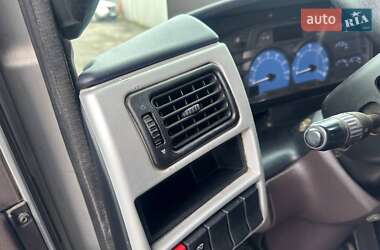 Тягач Renault Magnum 2004 в 