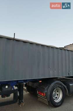 Тягач Renault Magnum 2005 в 