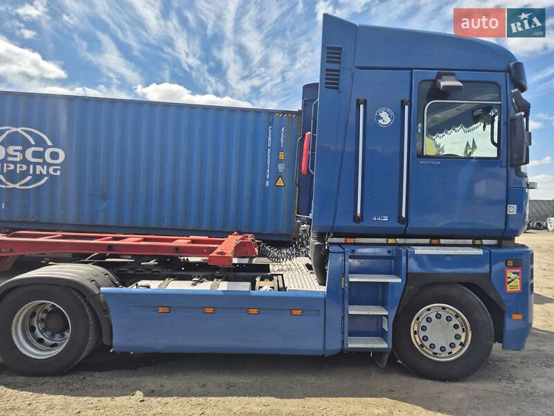 Тягач Renault Magnum 2010 в Луцке