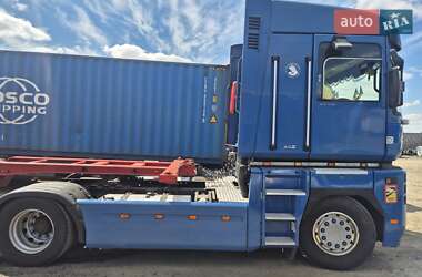 Тягач Renault Magnum 2010 в 