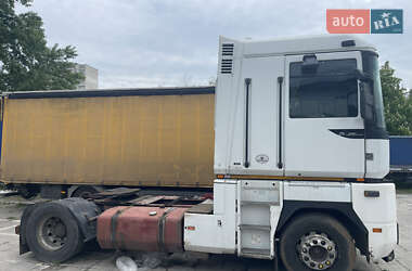 Тягач Renault Magnum 1998 в 