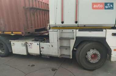 Тягач Renault Magnum 1999 в 