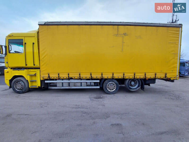 Тентованый Renault Magnum 2003 в Днепре