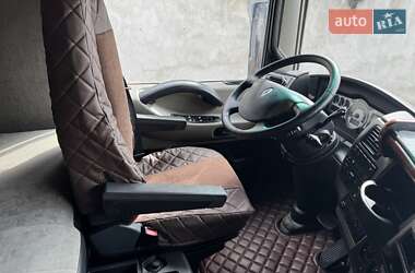 Тягач Renault Magnum 2012 в 