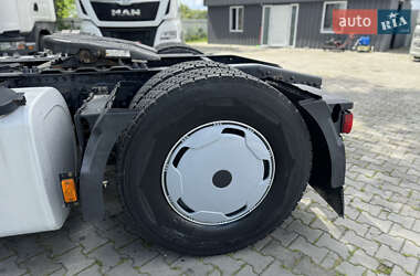 Тягач Renault Magnum 2012 в 