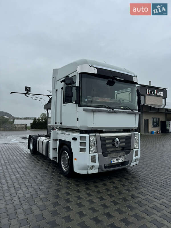 Renault Magnum 2011