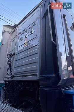 Тягач Renault Magnum 2011 в 