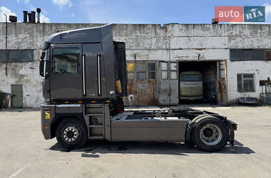 Тягач Renault Magnum 2010 в 
