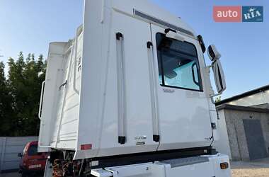 Тягач Renault Magnum 2010 в 