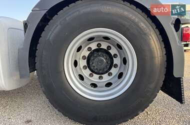 Тягач Renault Magnum 2010 в 