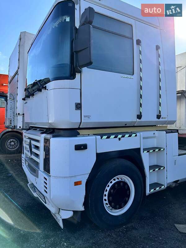 Контейнеровоз Renault Magnum 2004 в Березовке