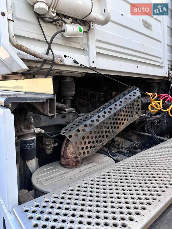 Контейнеровоз Renault Magnum 2004 в Березовке