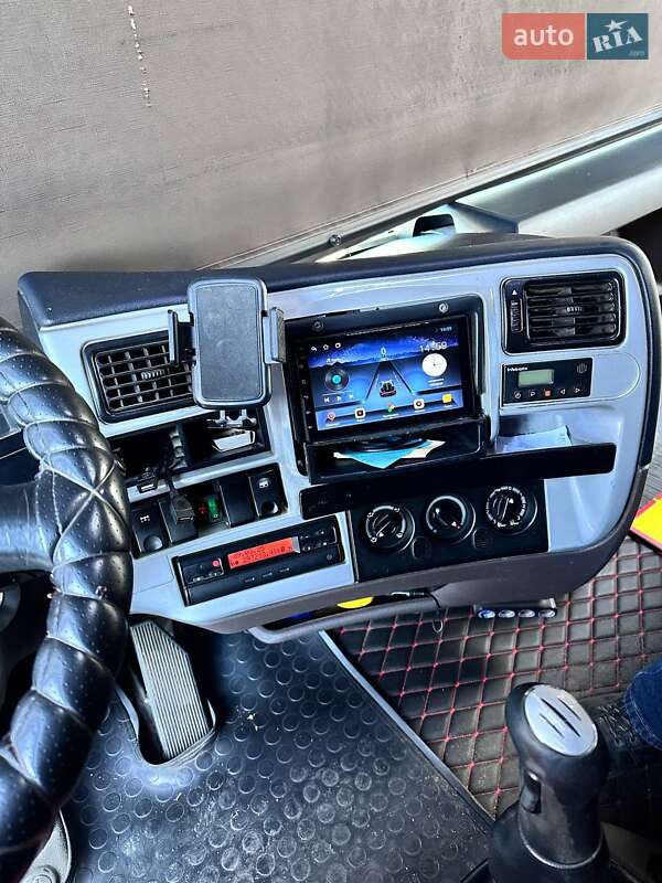 Контейнеровоз Renault Magnum 2004 в Березовке