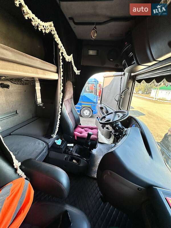 Контейнеровоз Renault Magnum 2004 в Березовке