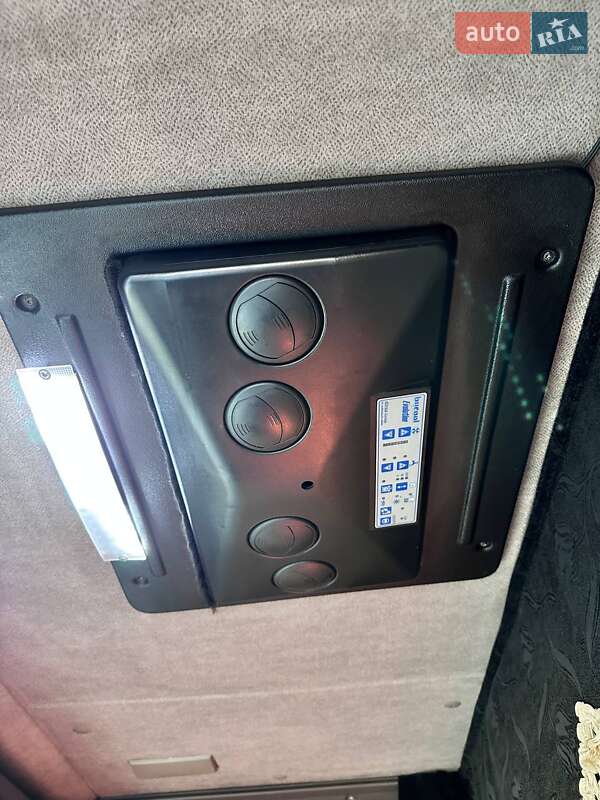 Контейнеровоз Renault Magnum 2004 в Березовке