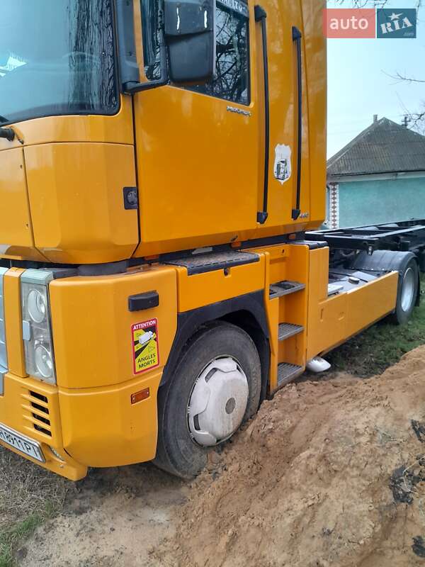 Тягач Renault Magnum 2002 в Балті