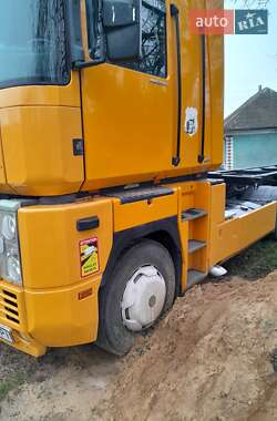 Тягач Renault Magnum 2002 в 