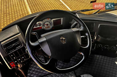 Тягач Renault Magnum 2013 в 