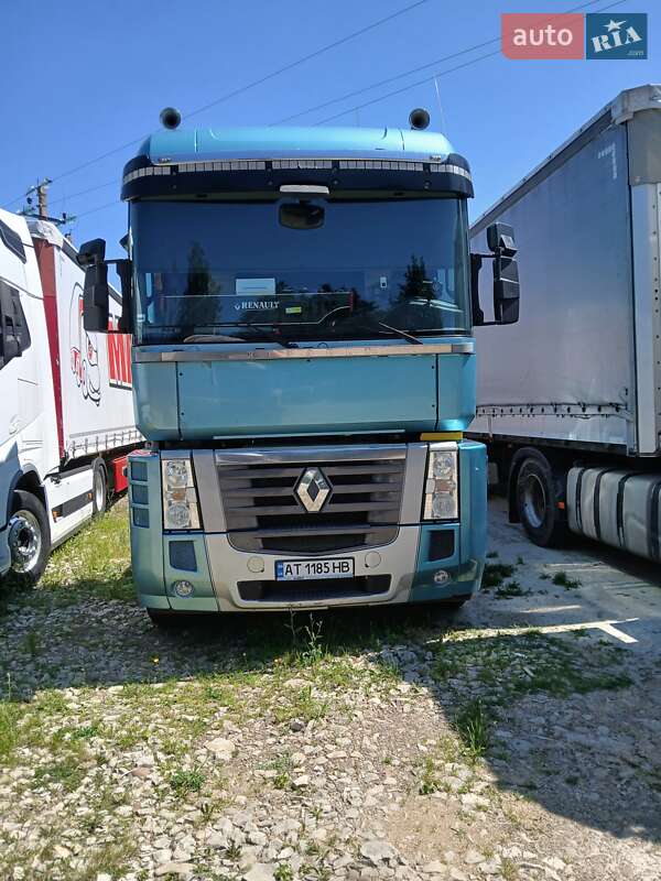 Тягач Renault Magnum 2012 в 