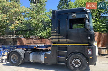 Тягач Renault Magnum 1999 в 