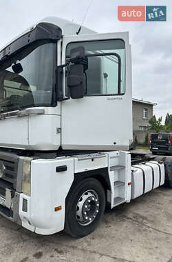 Тягач Renault Magnum 2011 в 