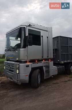 Зерновоз Renault Magnum 2003 в Николаеве