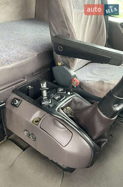 Тягач Renault Magnum 2006 в 
